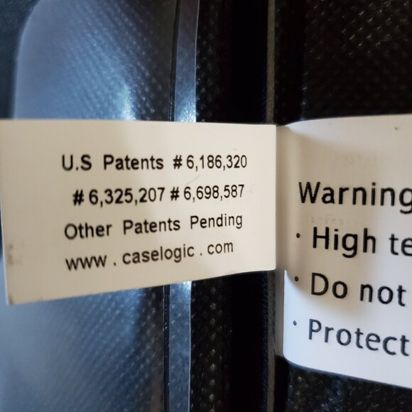 Case Logic CD Wallet / Travel Case – (16) CD Capacity – Black Nylon Exterior - Picture 9 of 11